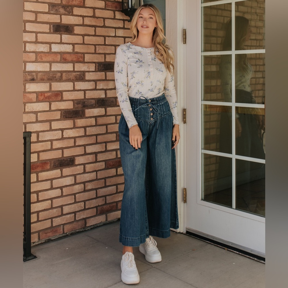 Wide-leg Jean in Dark Denim
